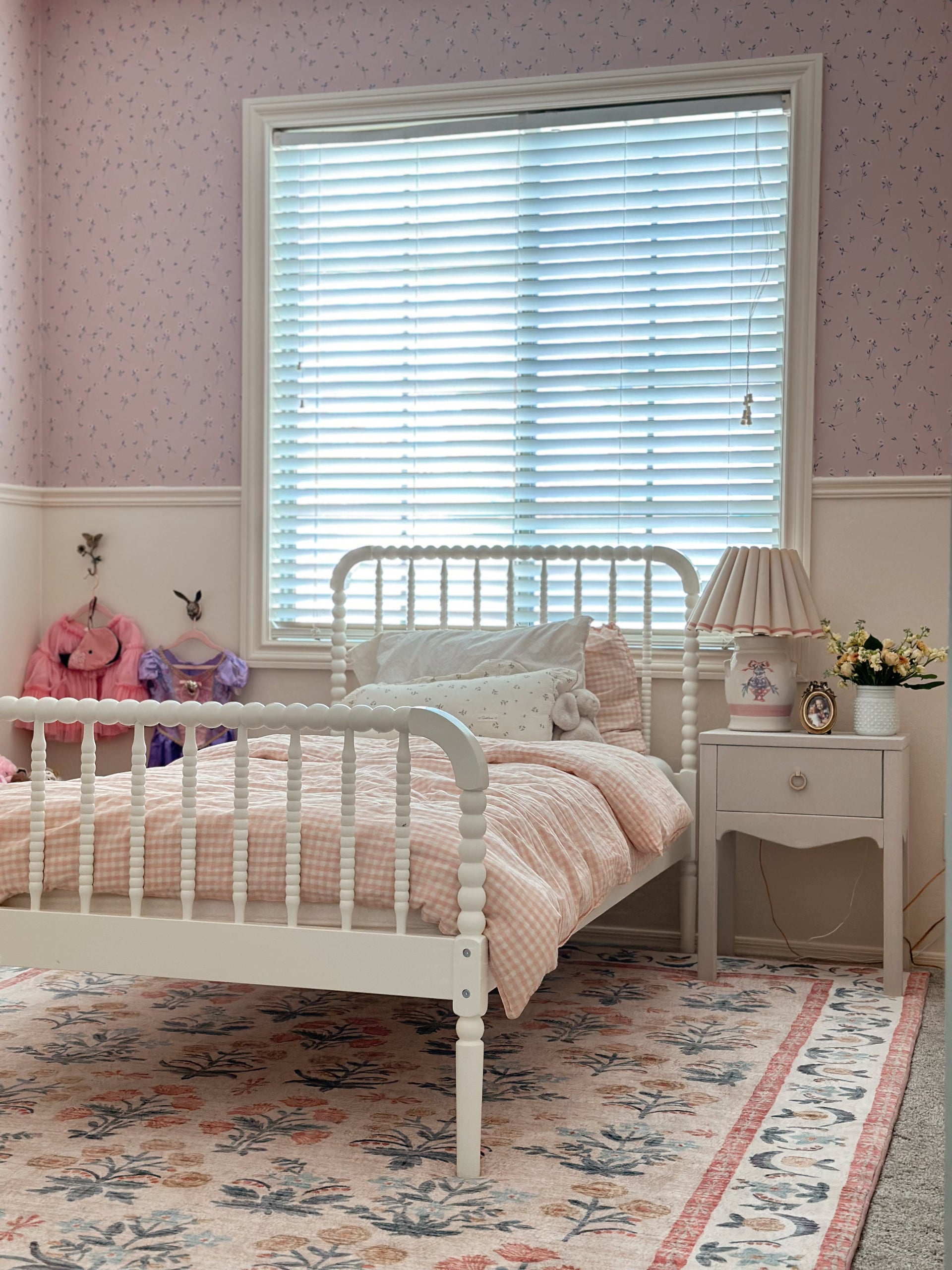 Brigitta Floral Wallpaper in Dusty-Rose and Muted-Green Decor