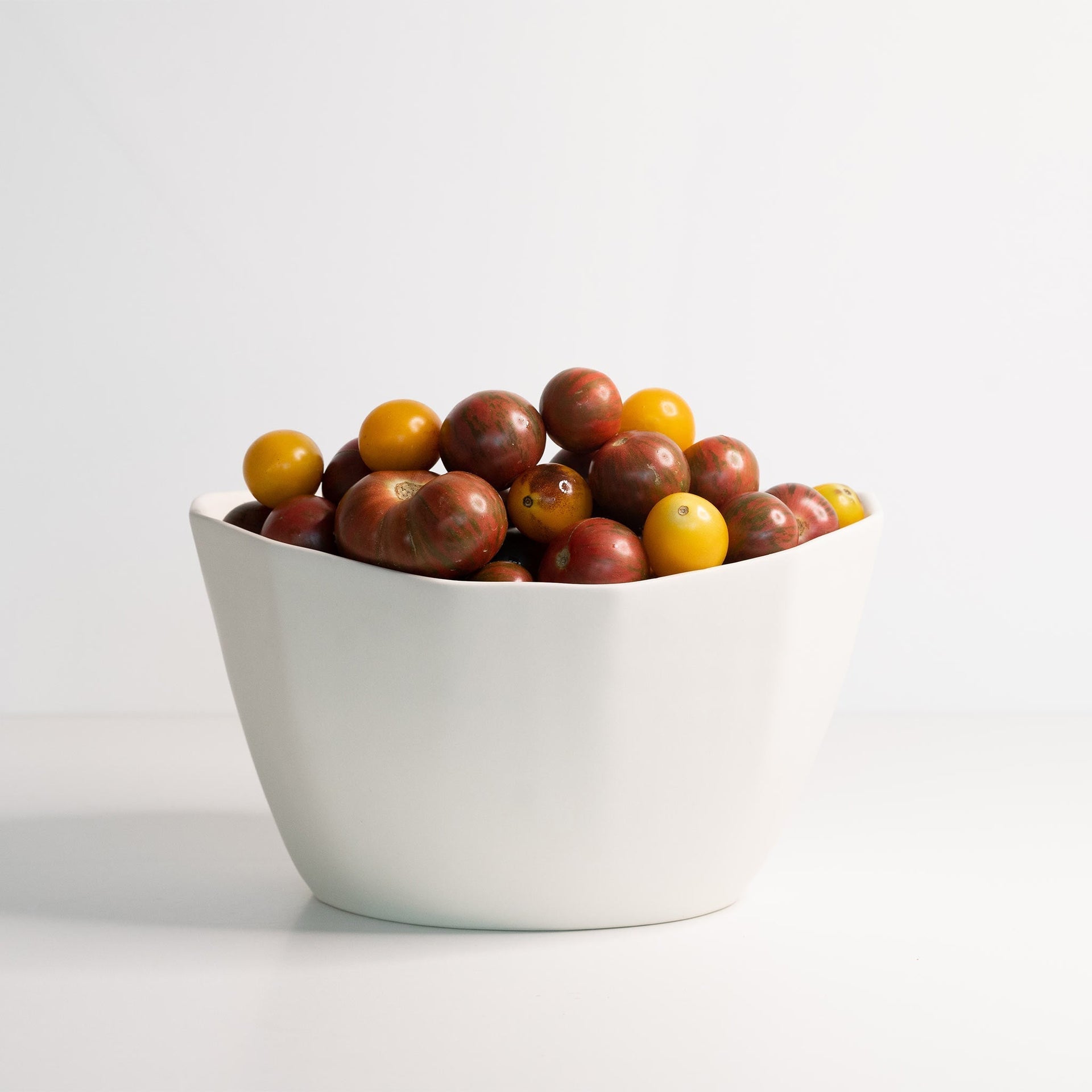 Medium Handmade Porcelain Nesting Bowl in Matte Black - Image 3