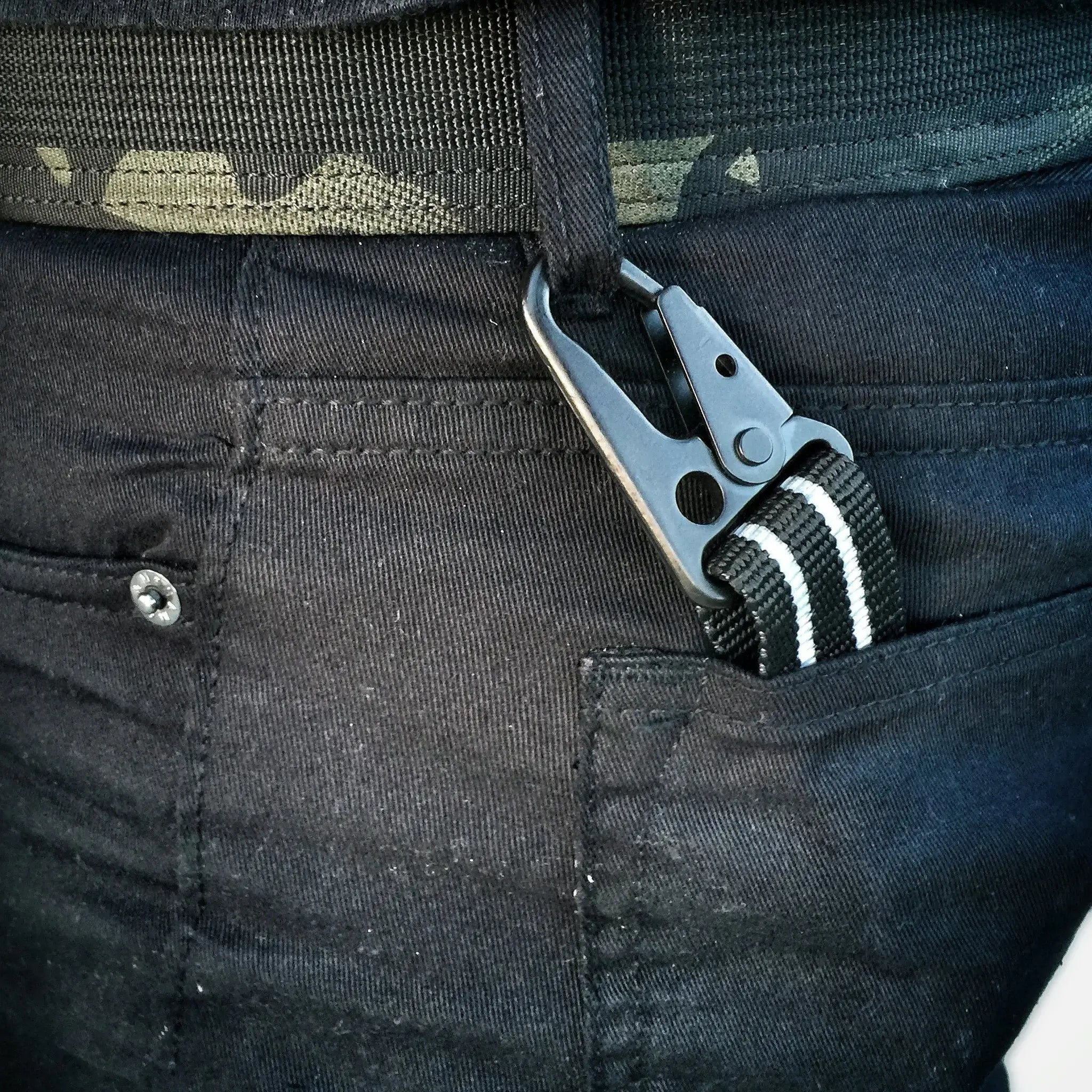 The Chauffeur Reflective Keychain Clip – Durable Utility Gear