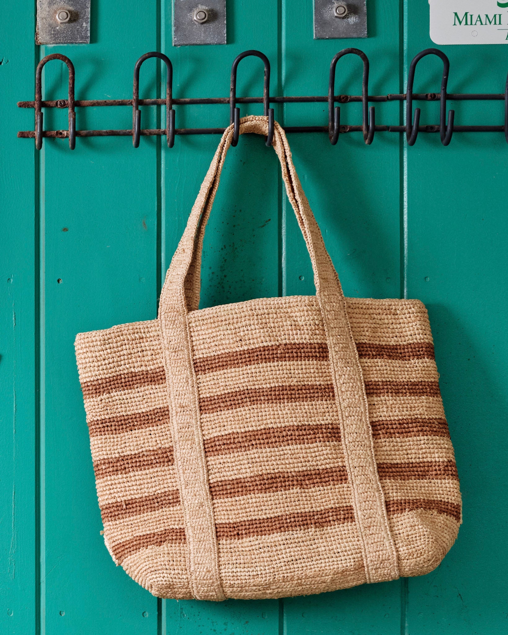 The Original Straw Traveler Bag