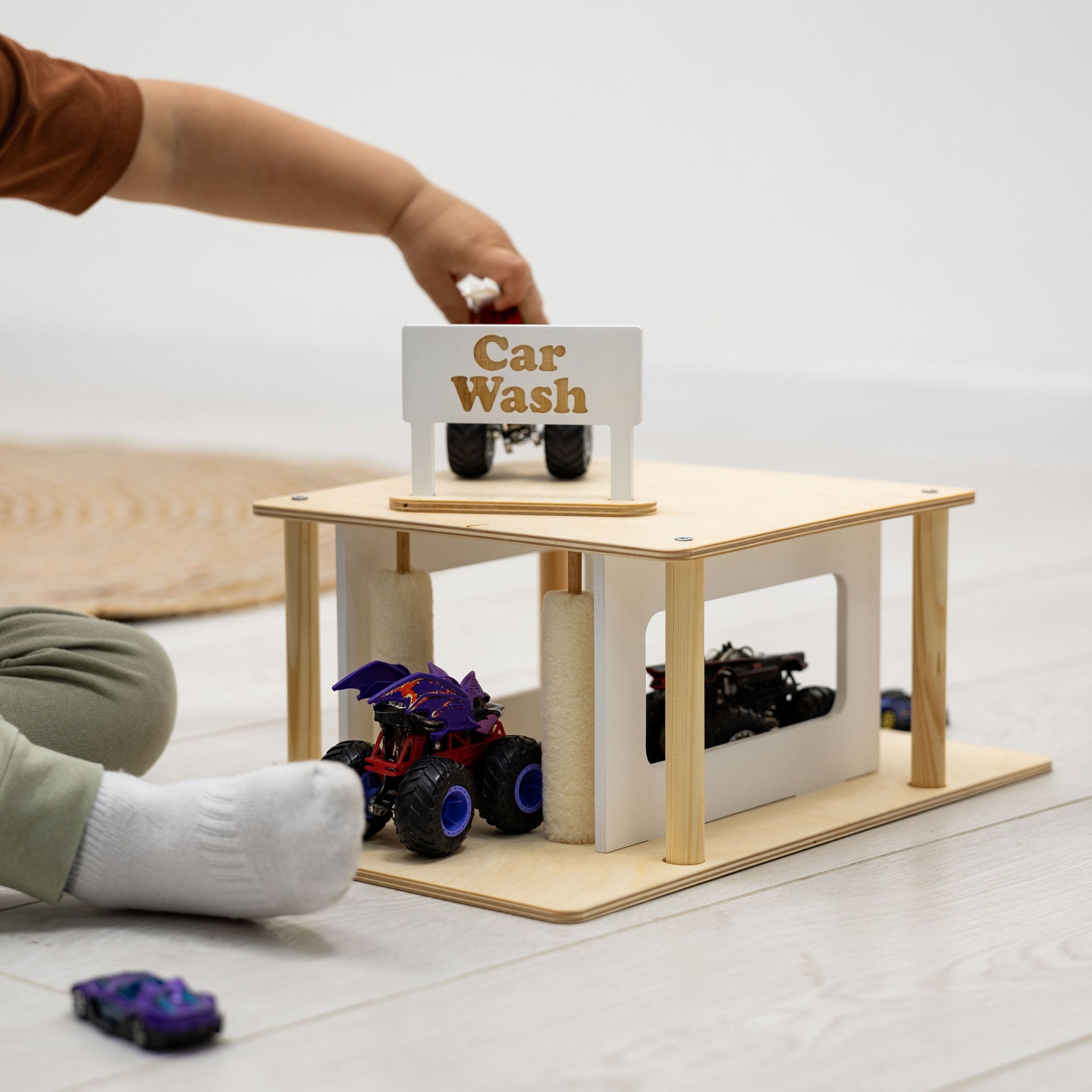 Wooden Car Wash Toy – Imaginative Pretend Play Set