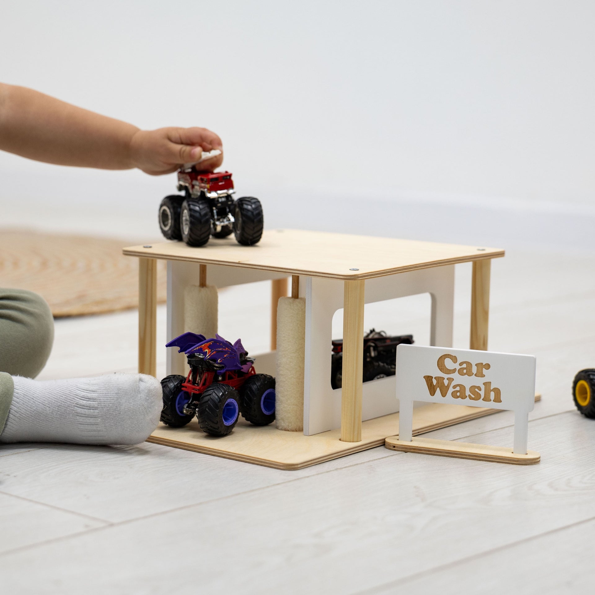 Wooden Car Wash Toy – Imaginative Pretend Play Set