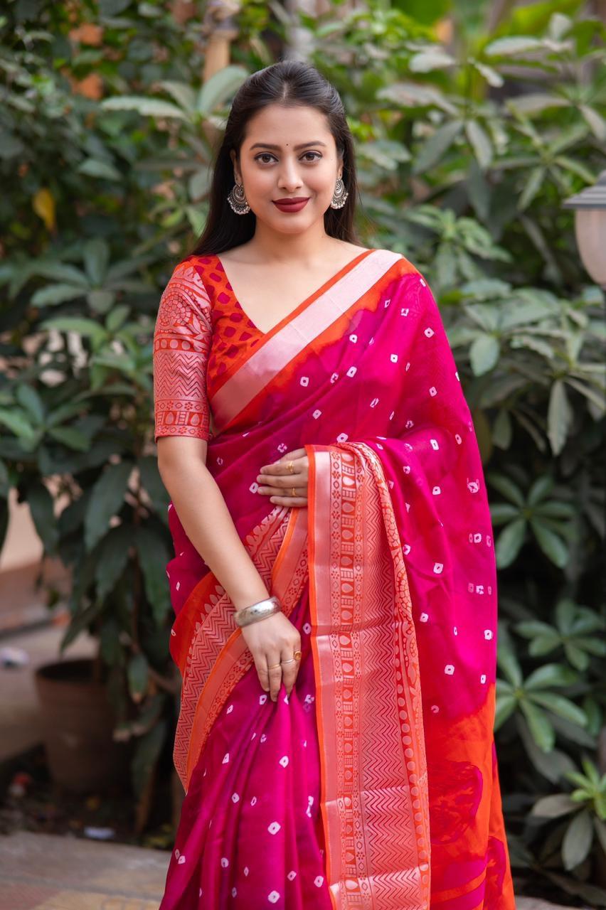 Rani Jute Silk Ethnic Motifs Saree with Crush Effect