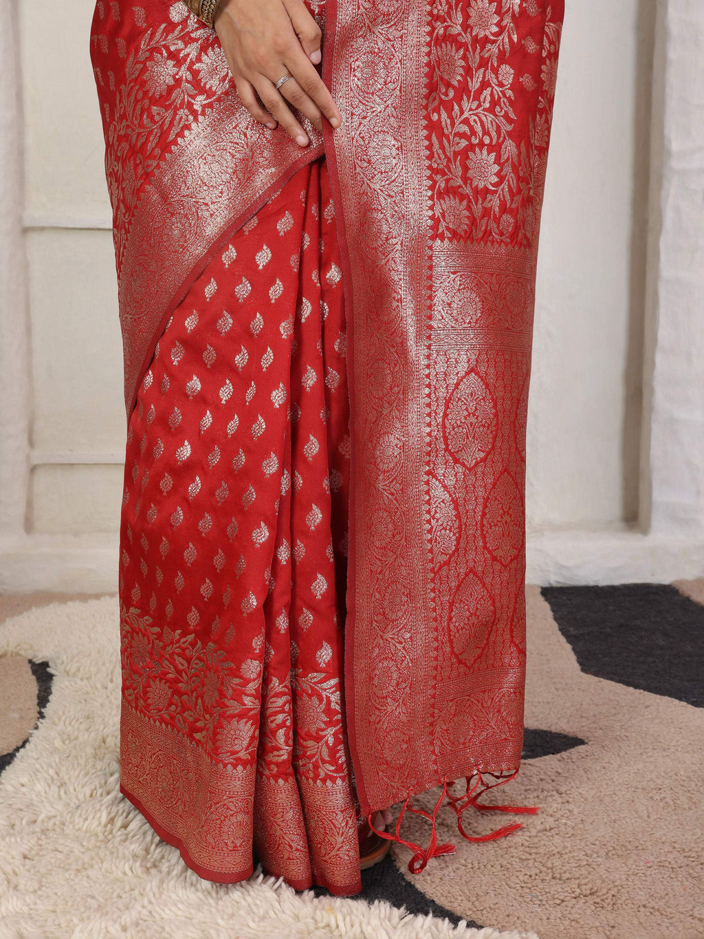 Classic Red Lichi Silk Saree with Matching Blouse Piece