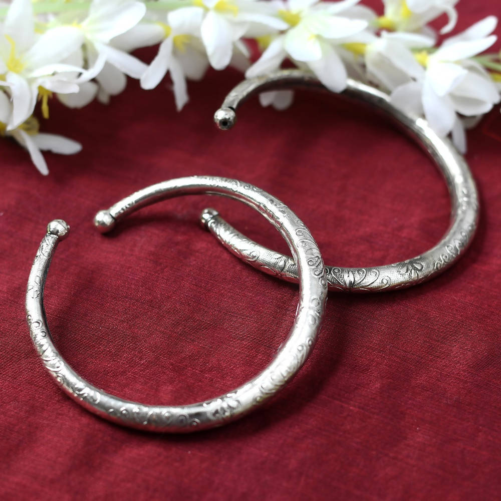 Oxidised Silver Floral Pressing Style Anklets for Women