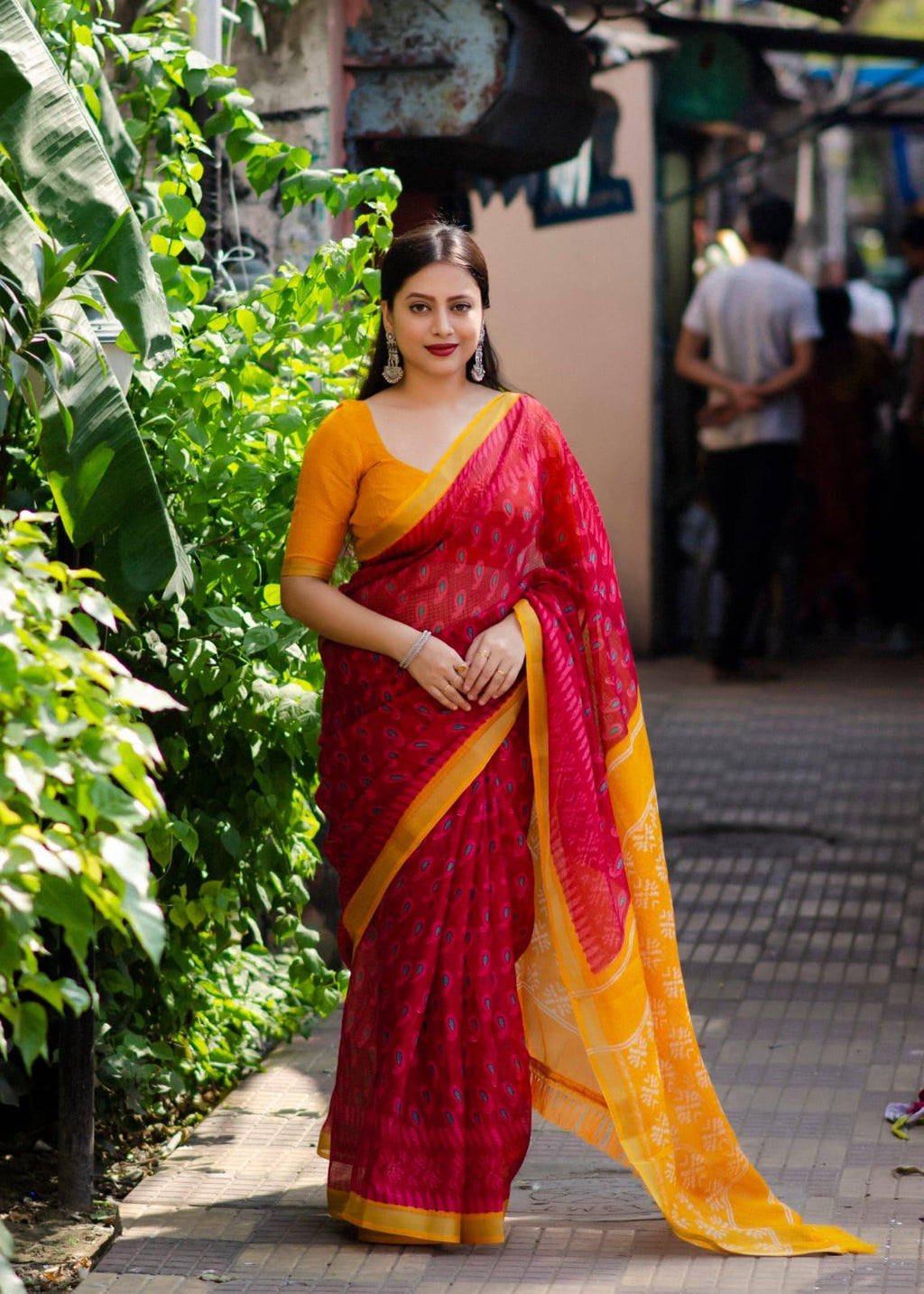 Light Red Polycotton Ethnic Motifs Saree with Unstitched Blouse - Hiral Fashion