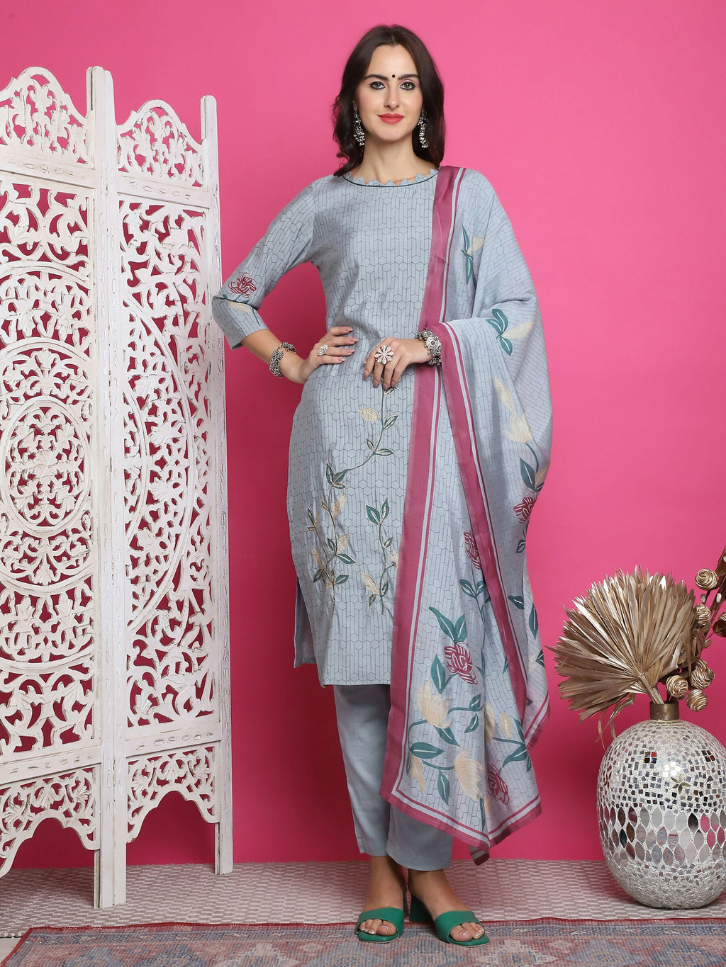 Grey Muslin Floral Print Kurta Set with Jari and Crystal Work