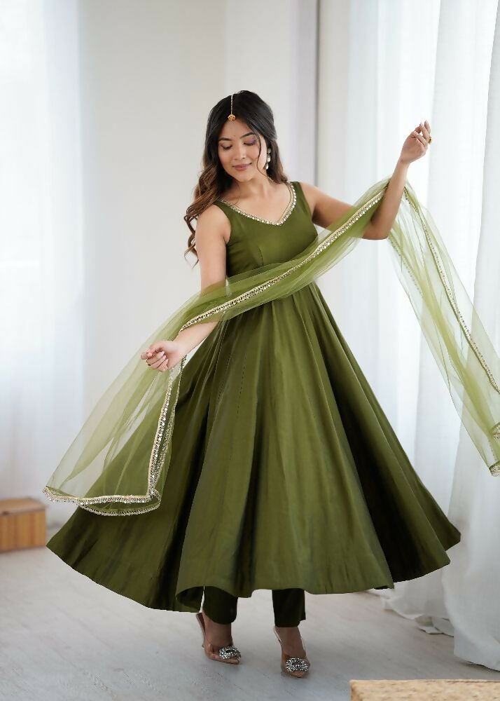 Mehendi Chanderi Kurta Set with Sequin Embroidery