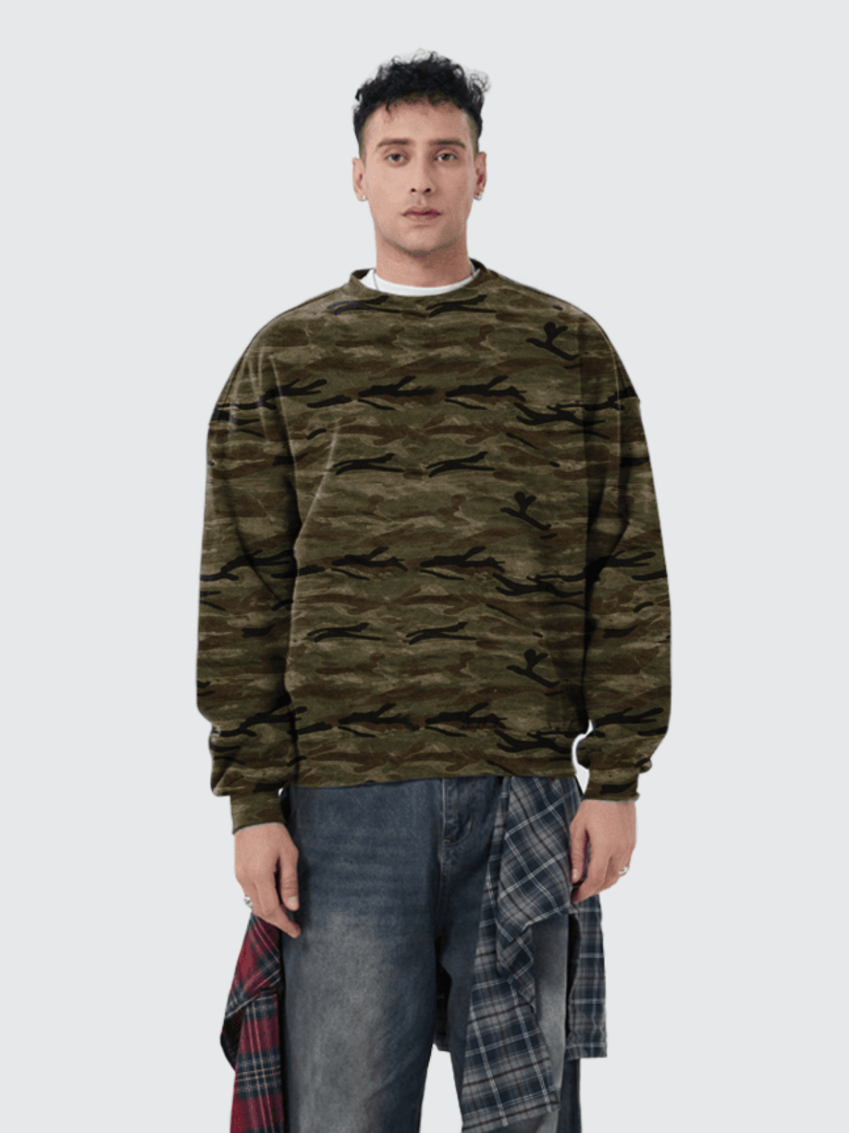Camo oversized heavyweight crewneck sweatshirt in olive green for a streetwear aesthetic