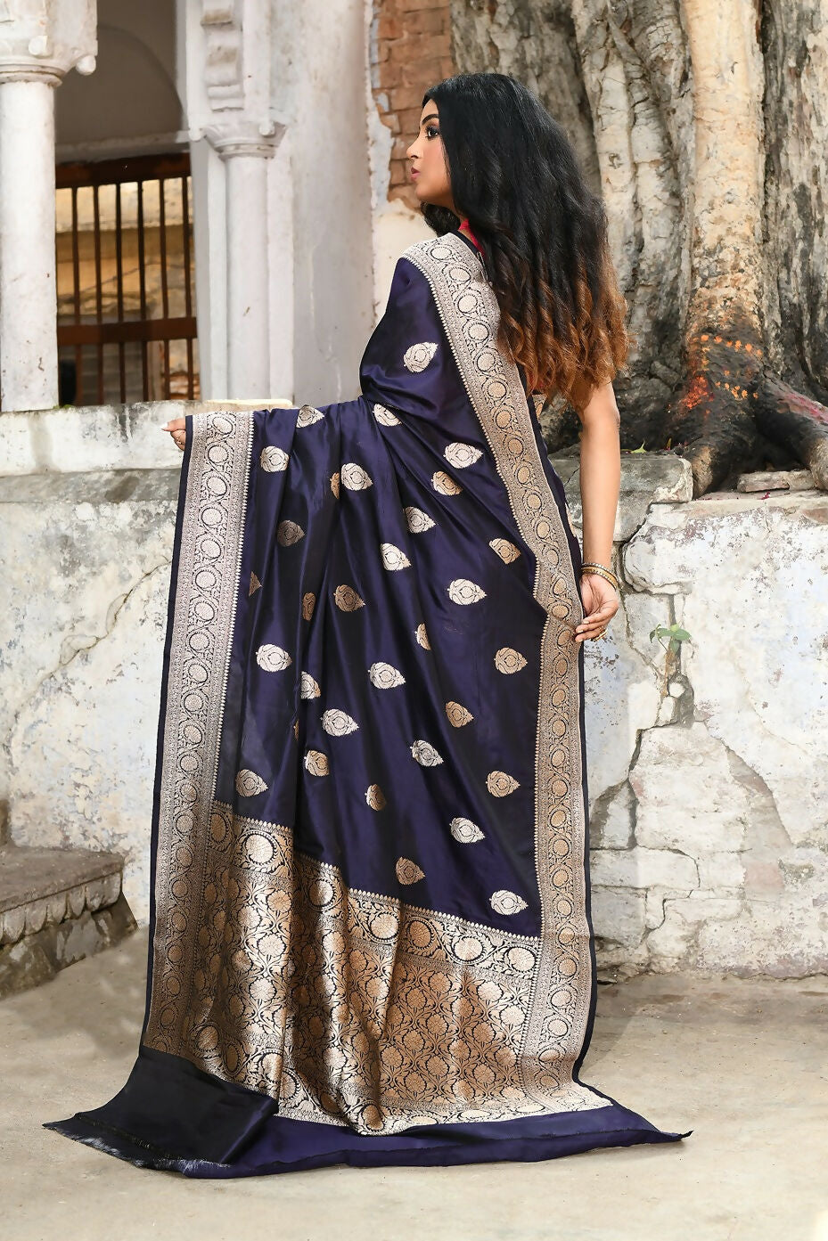 Navy Blue Pure Katan Handloom Banarasi Silk Saree