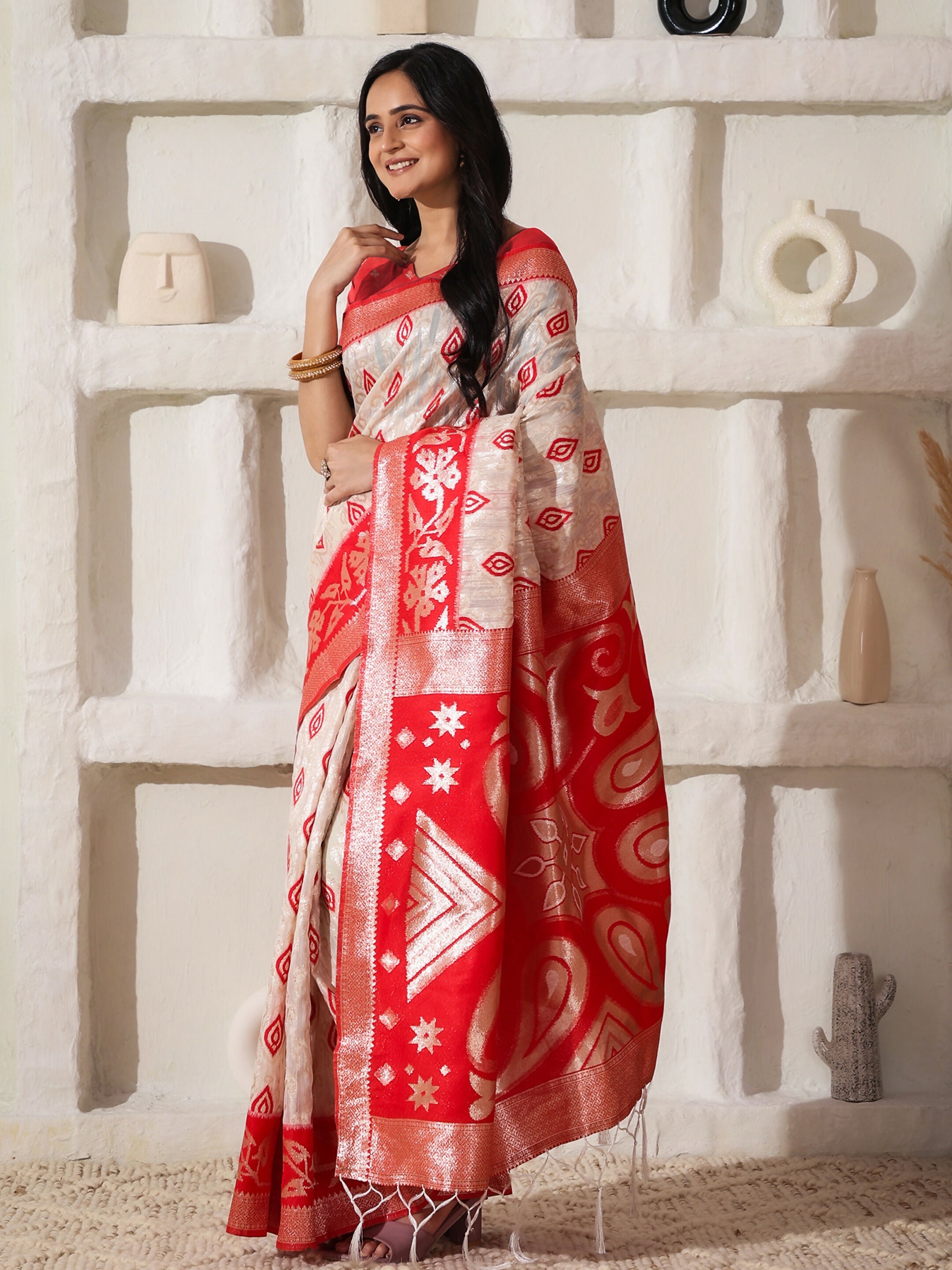 Shree Shyam Fashion Linen Cotton Red & White Saree