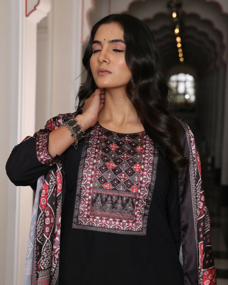 Women's Black Viscos Simmer Kurta Set with Hand Work