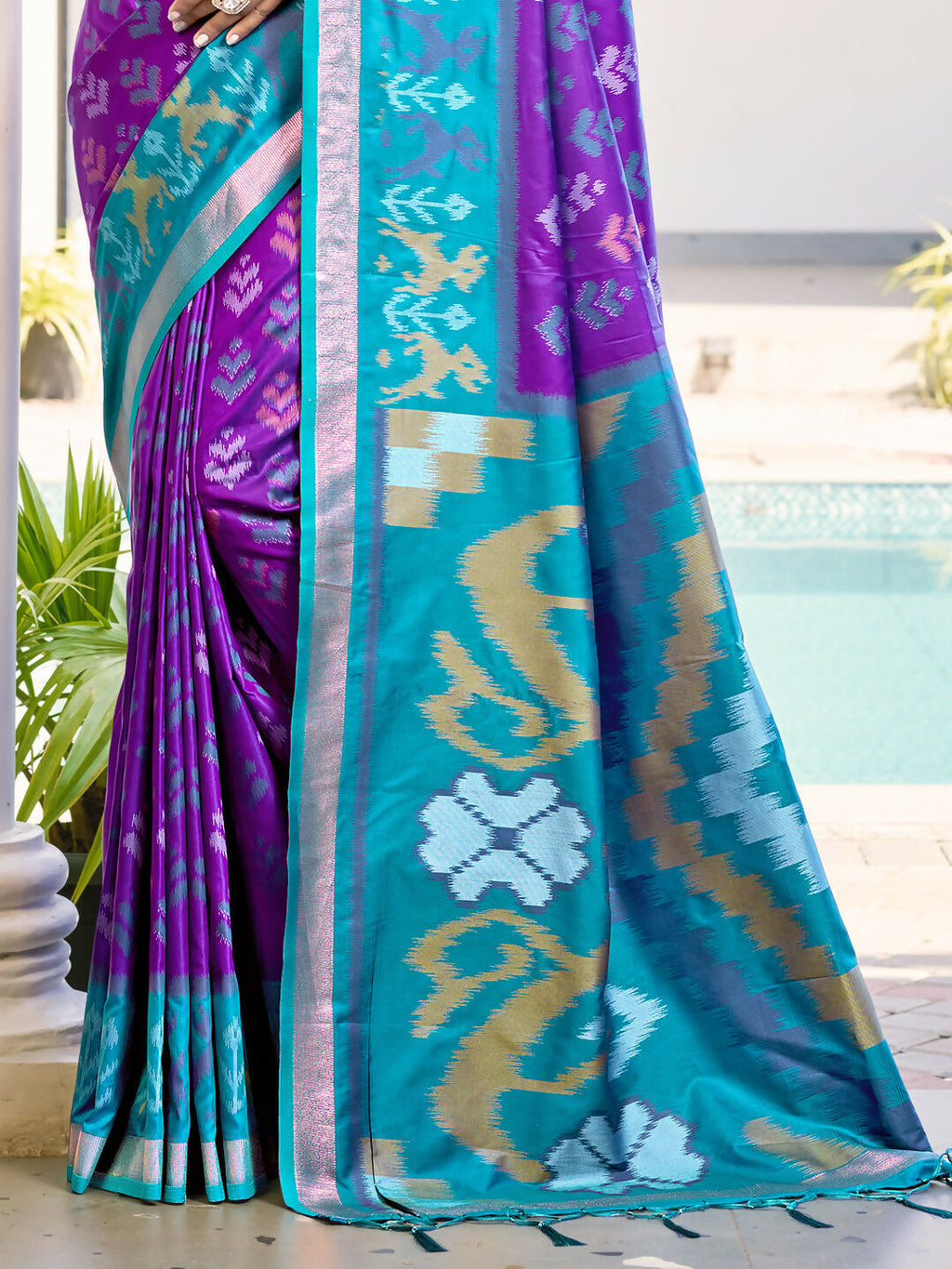 Violet Pochampalli Silk Saree with Abstract Patterns