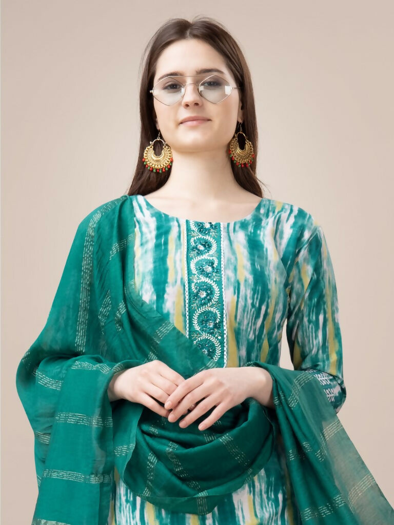 Women's Teal Rayon Printed Kurta Set with Embroidery & Lace