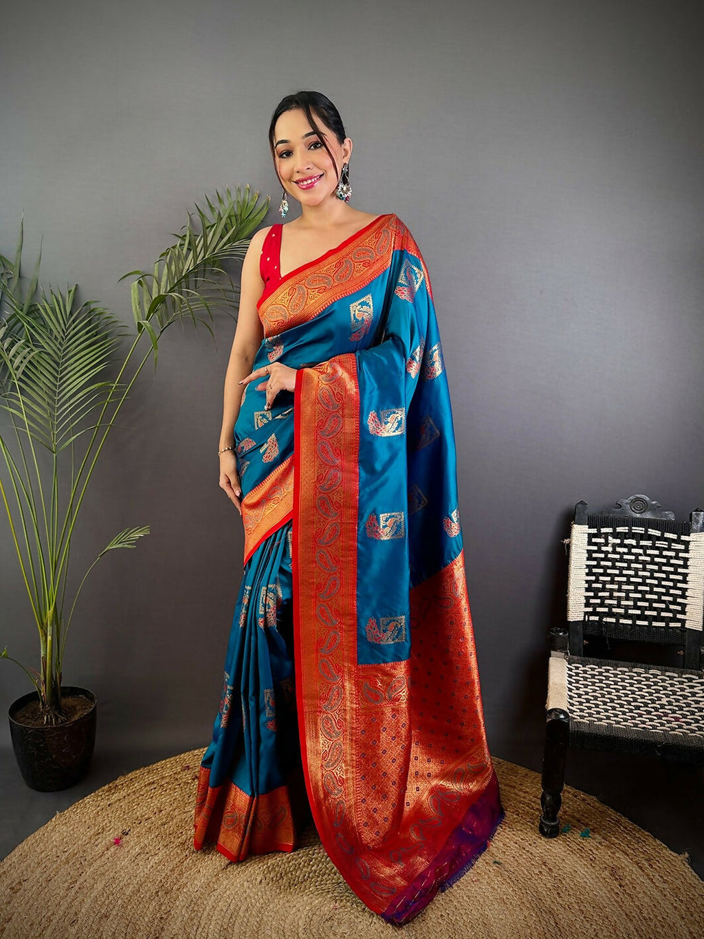 Pink peacock motif Banarasi soft silk saree with unstitched blouse