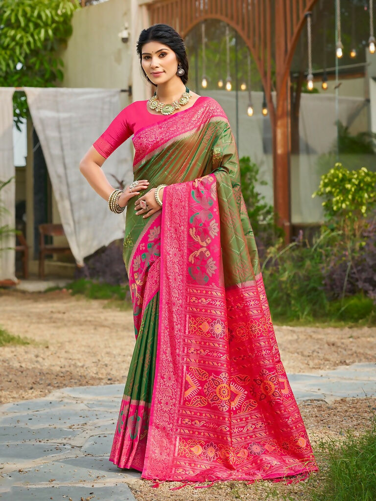 Mehendi Soft Silk Saree with Contrast Pink Blouse Piece