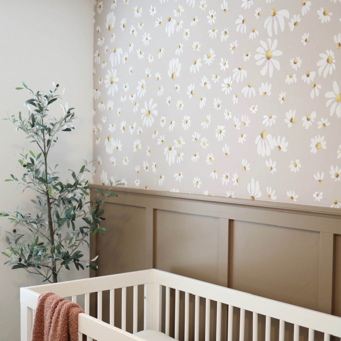 Gwen floral wallpaper featuring beige, white, and yellow patterns in a modern-farmhouse interior.