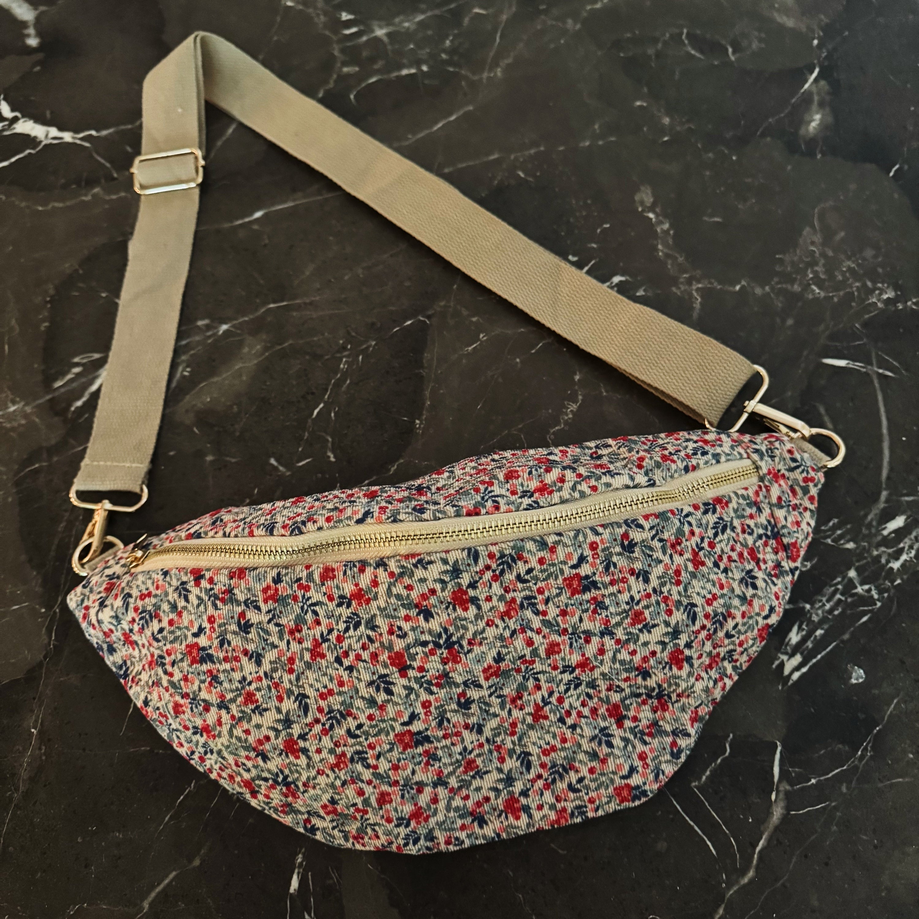Vintage Floral Sling Bag – Adjustable Crossbody with Wide Strap for All-Day Comfort