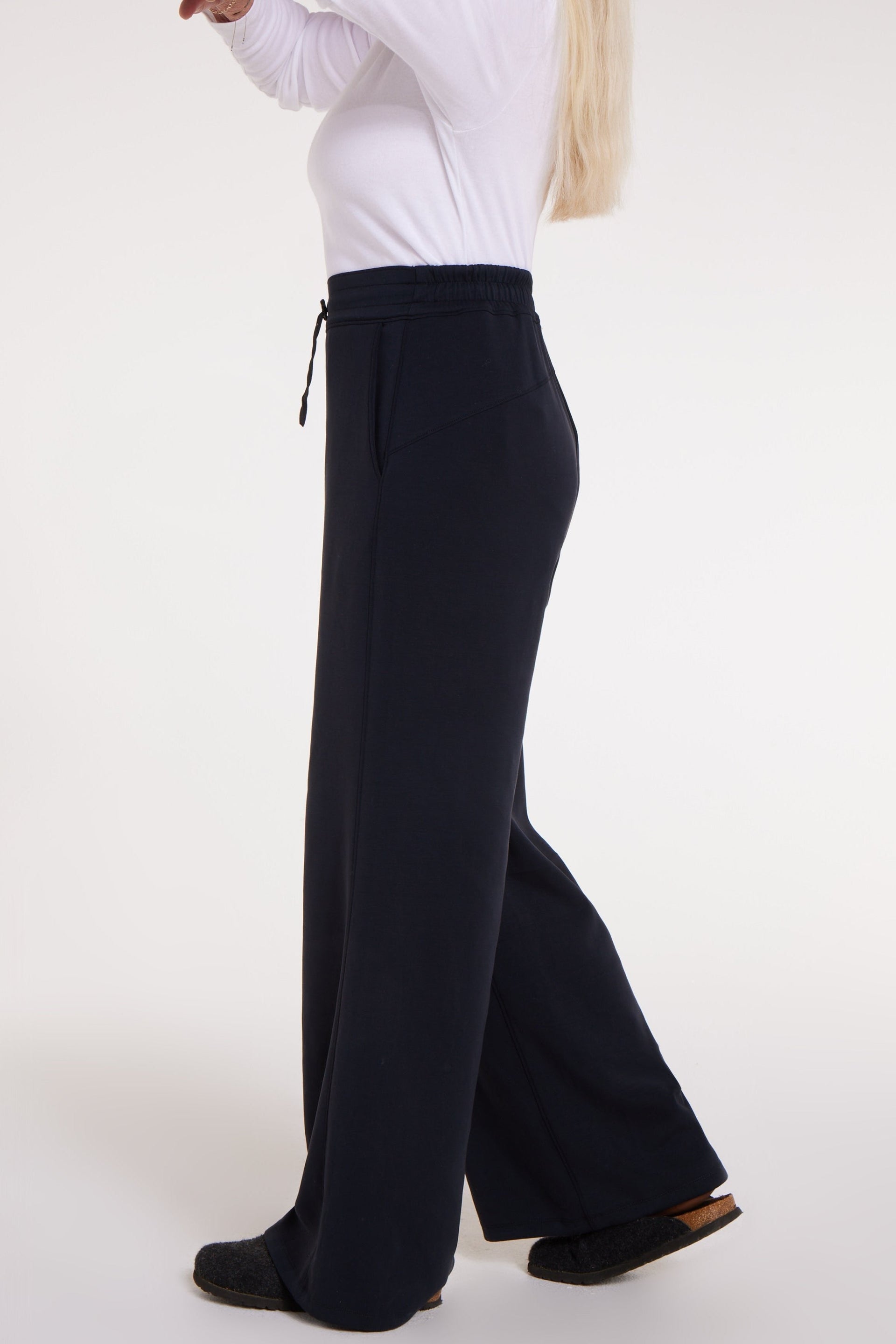 Genevieve Adaptable Pant in Black