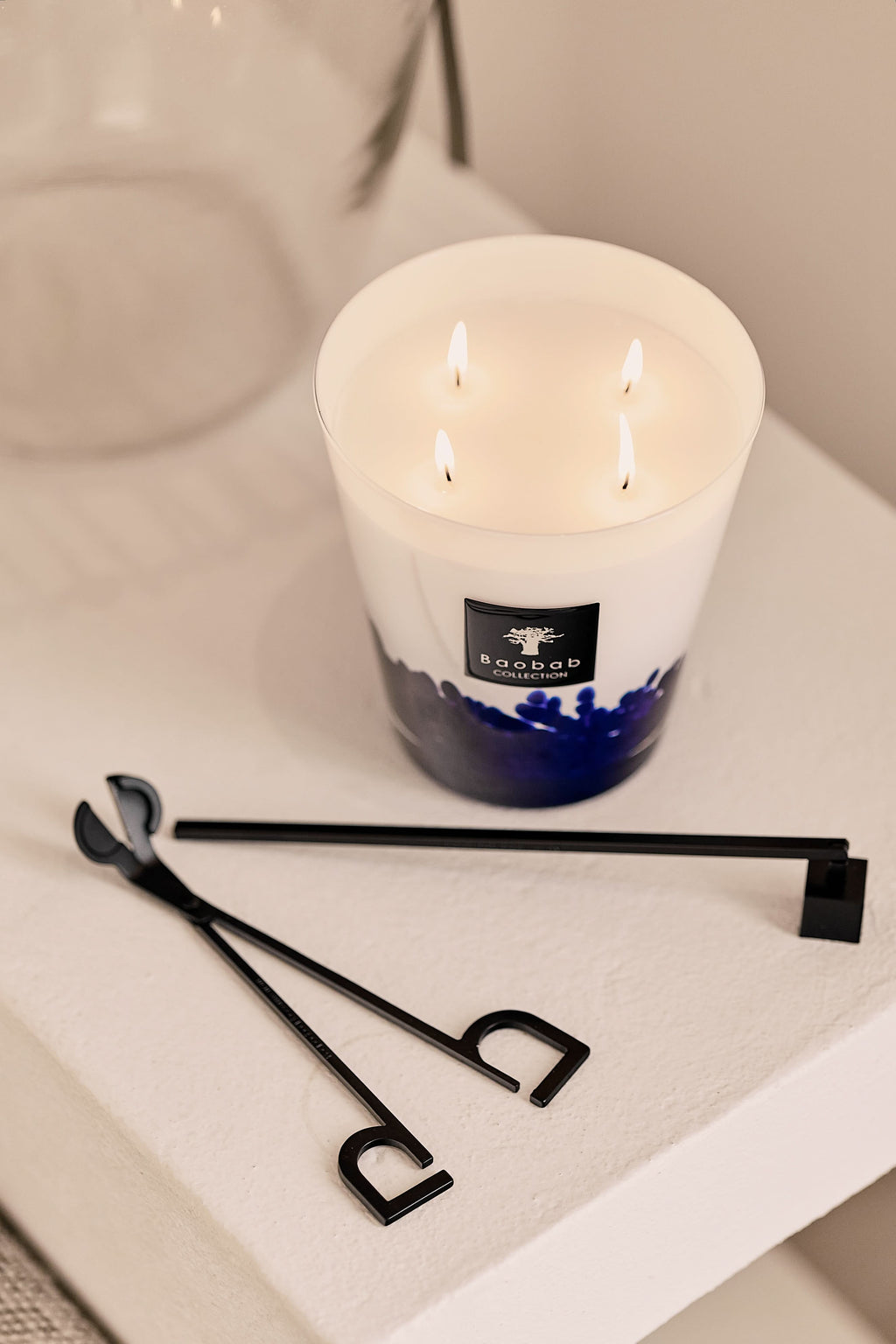 Metallic Silver Cube Candle Snuffer for Elegant Flame Extinguishing