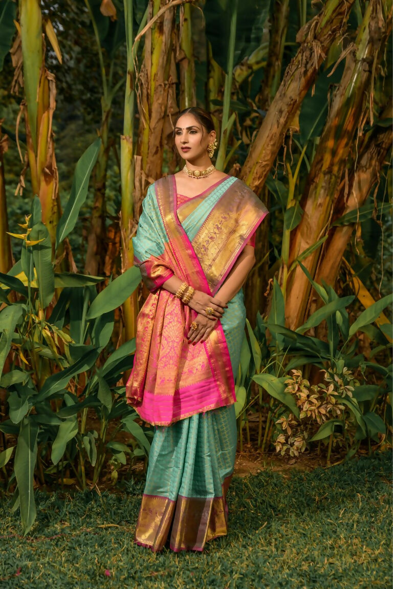 Women's Sky Blue Kanjivaram Silk Zari Woven Saree with Pink Blouse