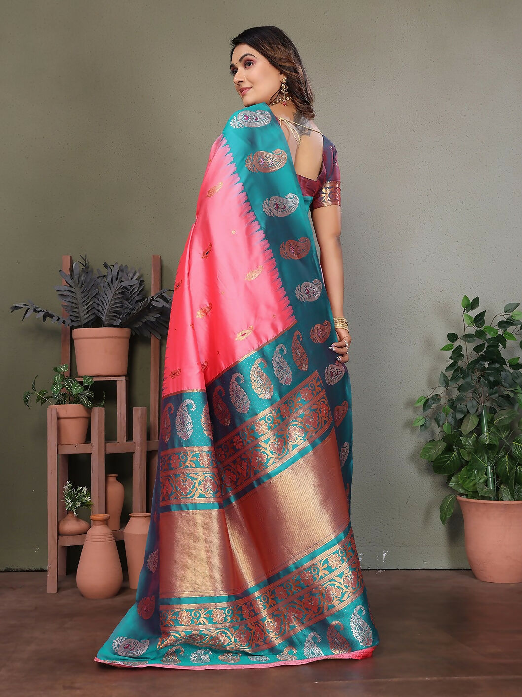 Joban Fashion Banarasi Baby Pink Butti Soft Silk Saree
