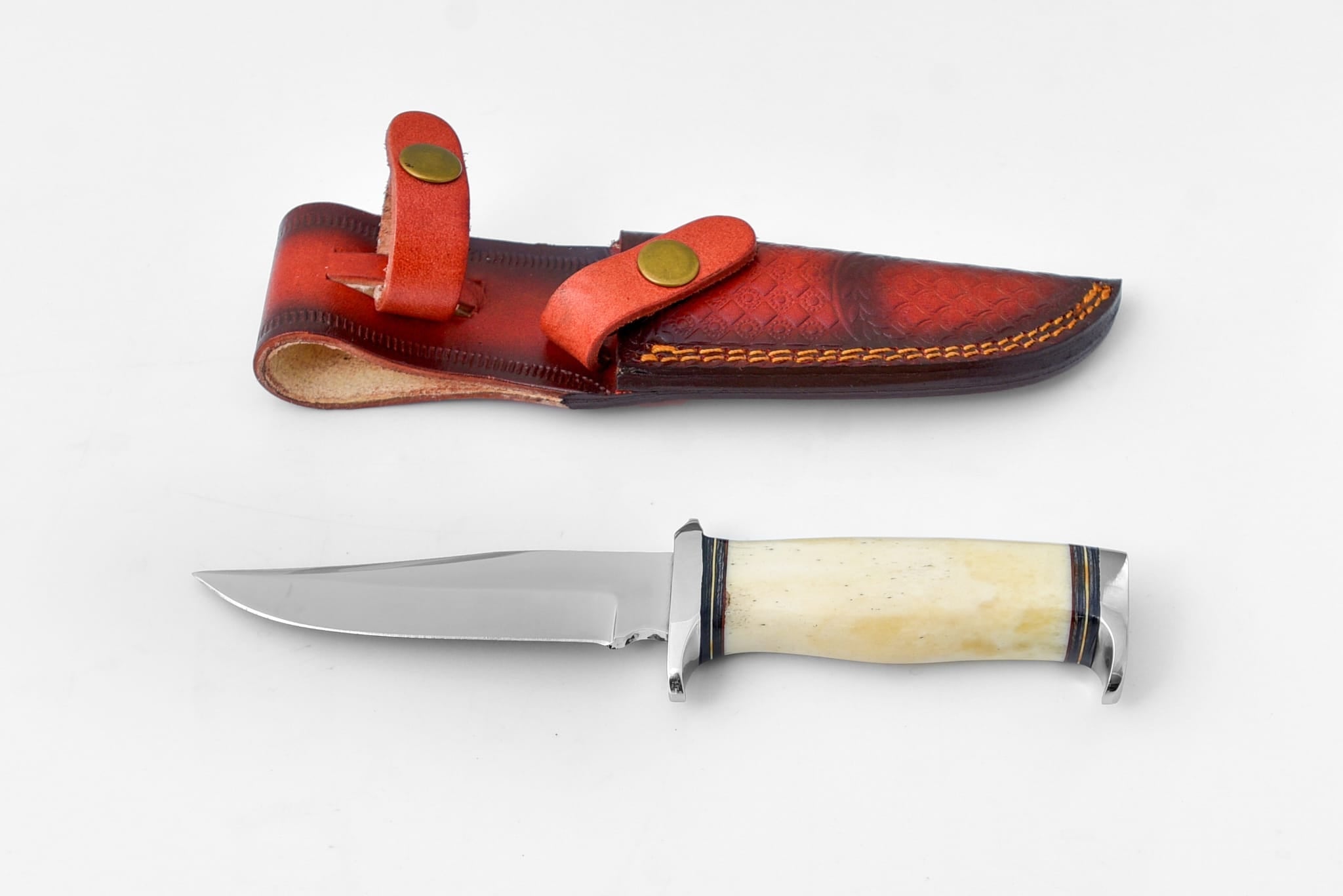 Titan Expedition Hunting Blade crafted from O2 tool steel for outdoor enthusiasts