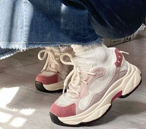 Women’s Chunky Platform Sneakers – Lightweight Lace-Up Fashion Shoes