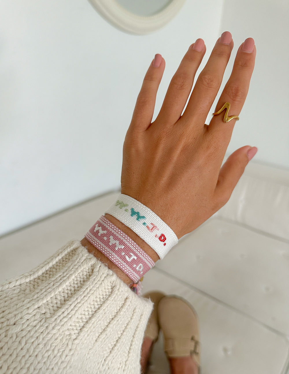 White WWJD Embroidered Woven Bracelet - Faith-Based Wristwear