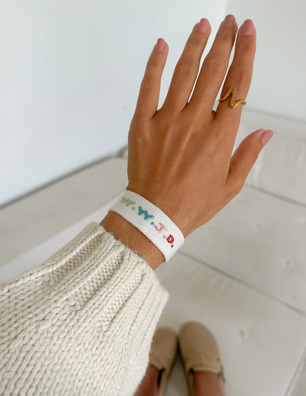 White WWJD Embroidered Woven Bracelet - Faith-Based Wristwear