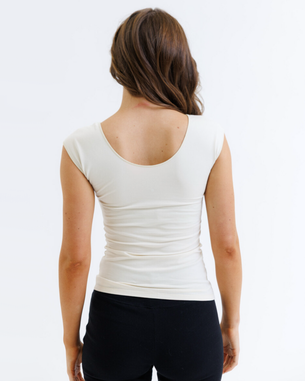 Wonder Tee Scoop Neck Cap Sleeve Fitted Cotton Tee in Cream - Image 4
