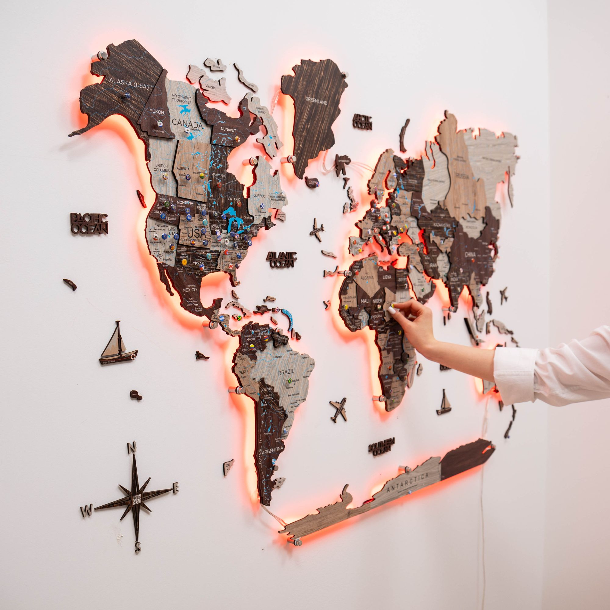 3D LED Luminous Wooden World Map 3.0 Cappuccino Wall Decor