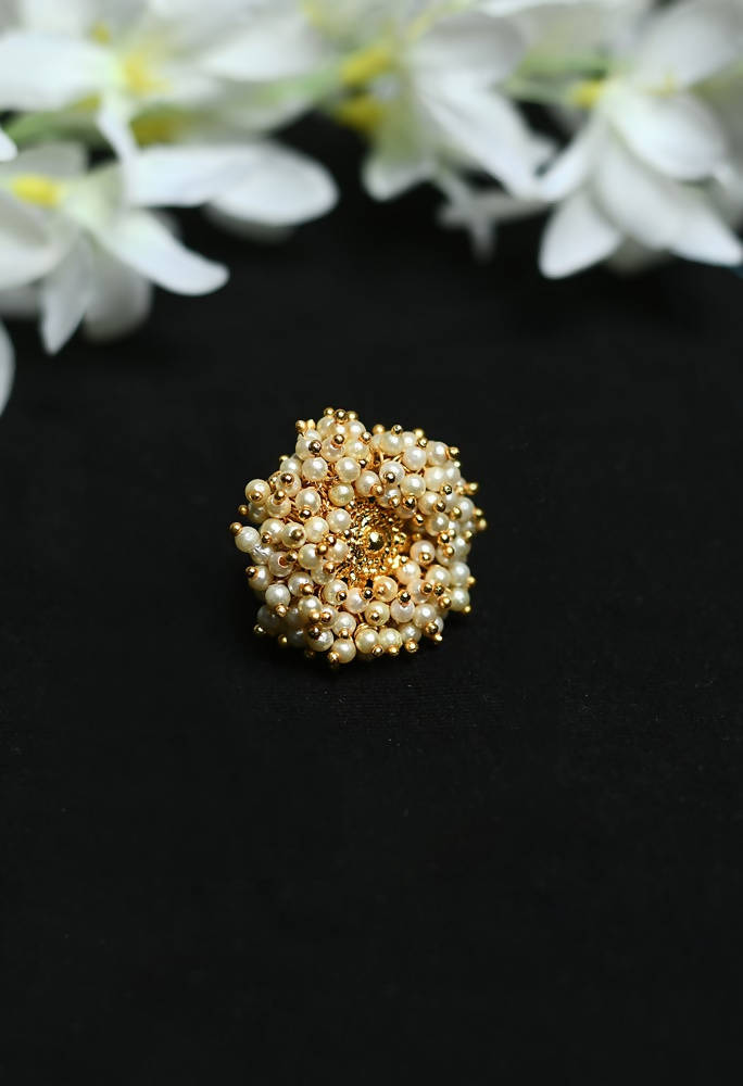 Gold-Plated Statement Ring with Pearls – Elegant Brass Jewelry