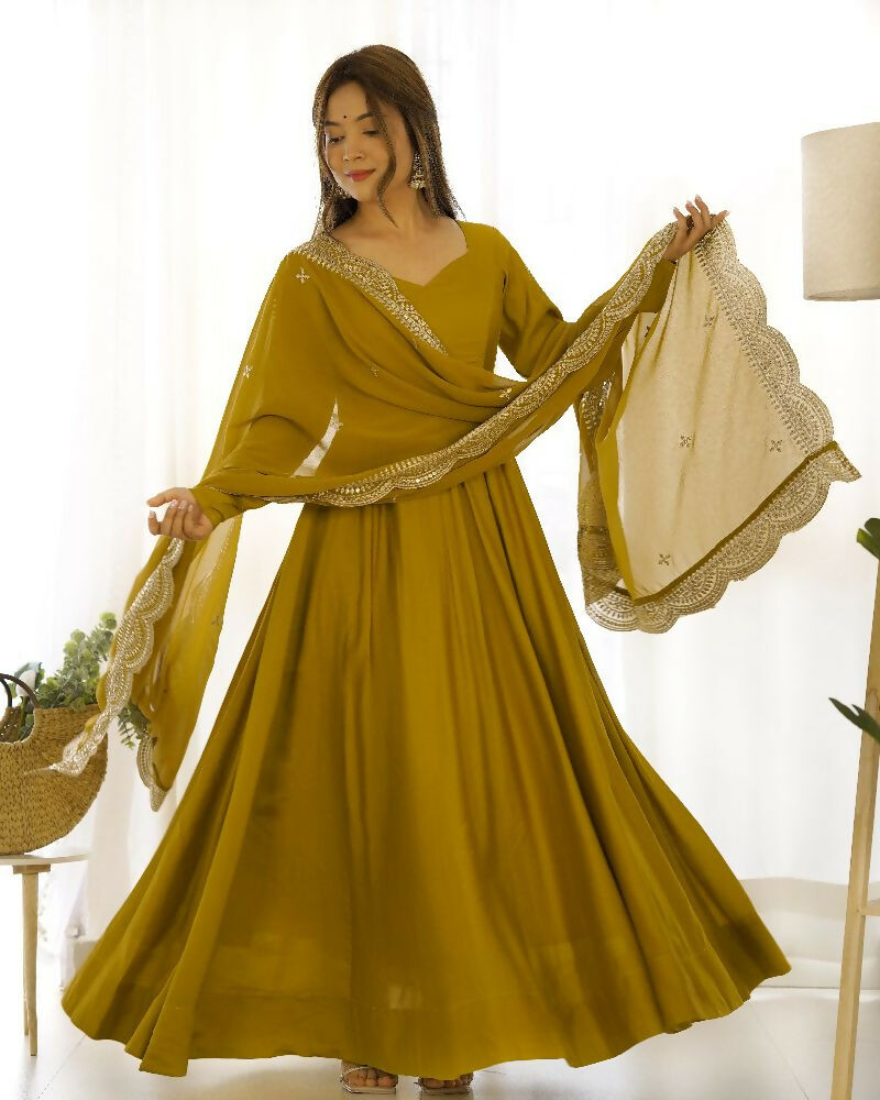 Mehndi Chanderi Kurta Set with Sequence Embroidery 3-Piece Set