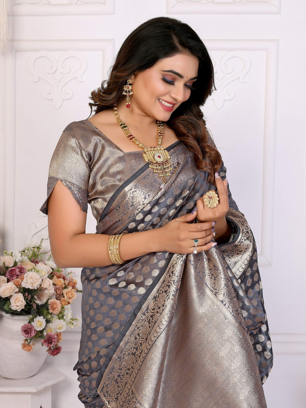 Grey Organza Silk Saree with Elegant Weaving Patterns