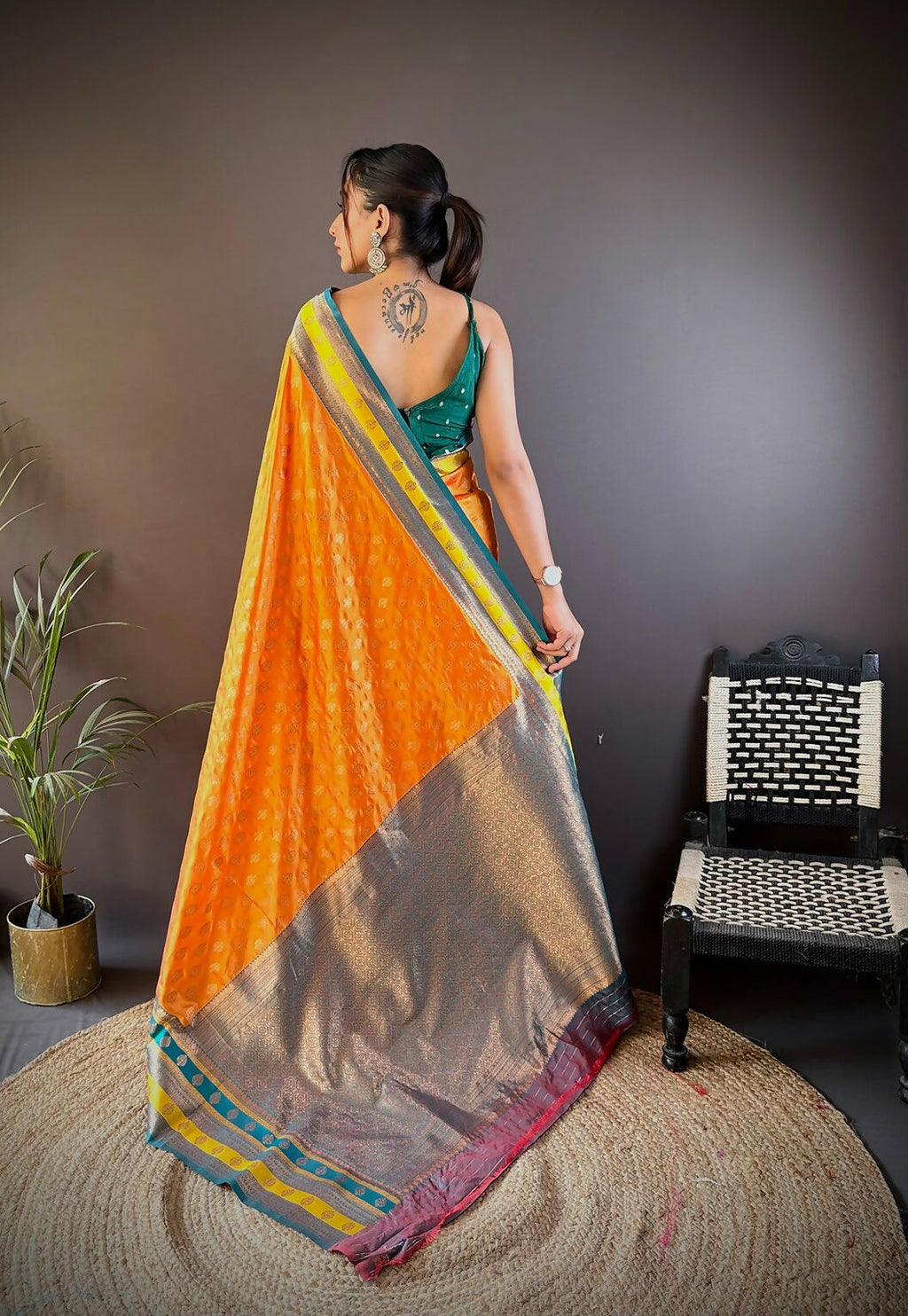 Green Butti Banarasi Soft Silk Saree with Unstitched Blouse