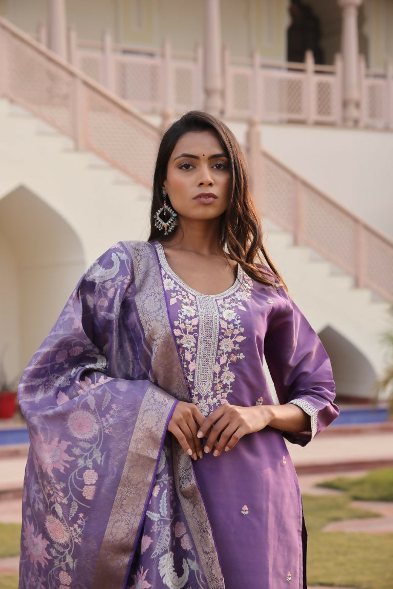 Women's purple simmer silk kurta with floral embroidery