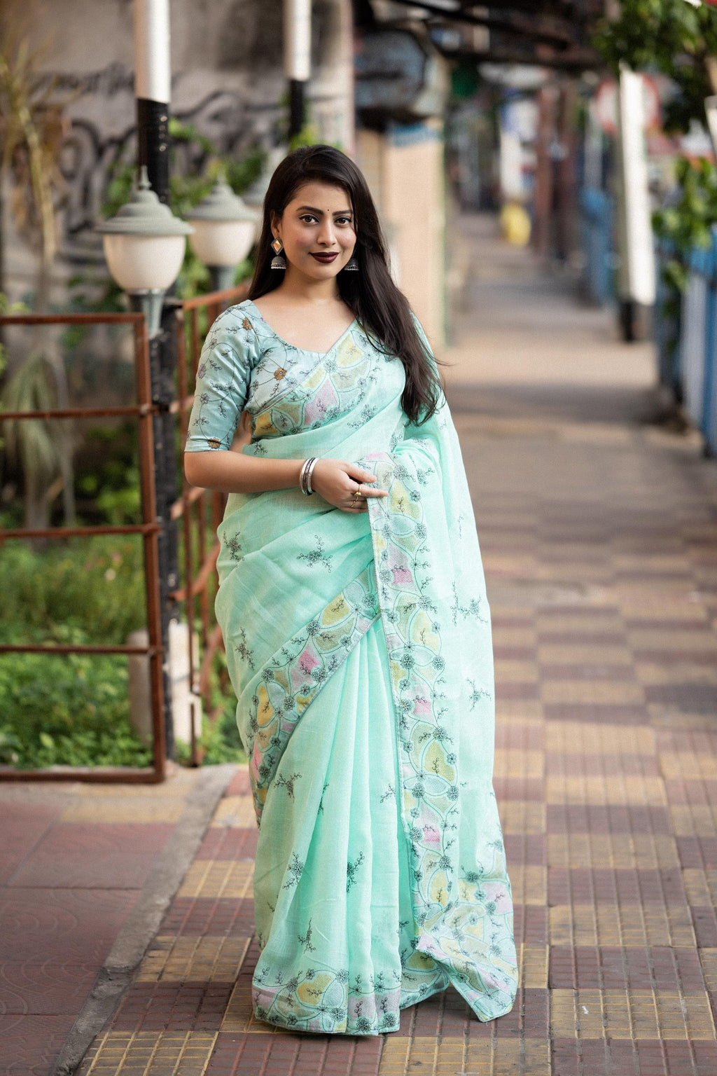 SeaGreen Pure Linen Saree with Pencil Stitch Embroidery