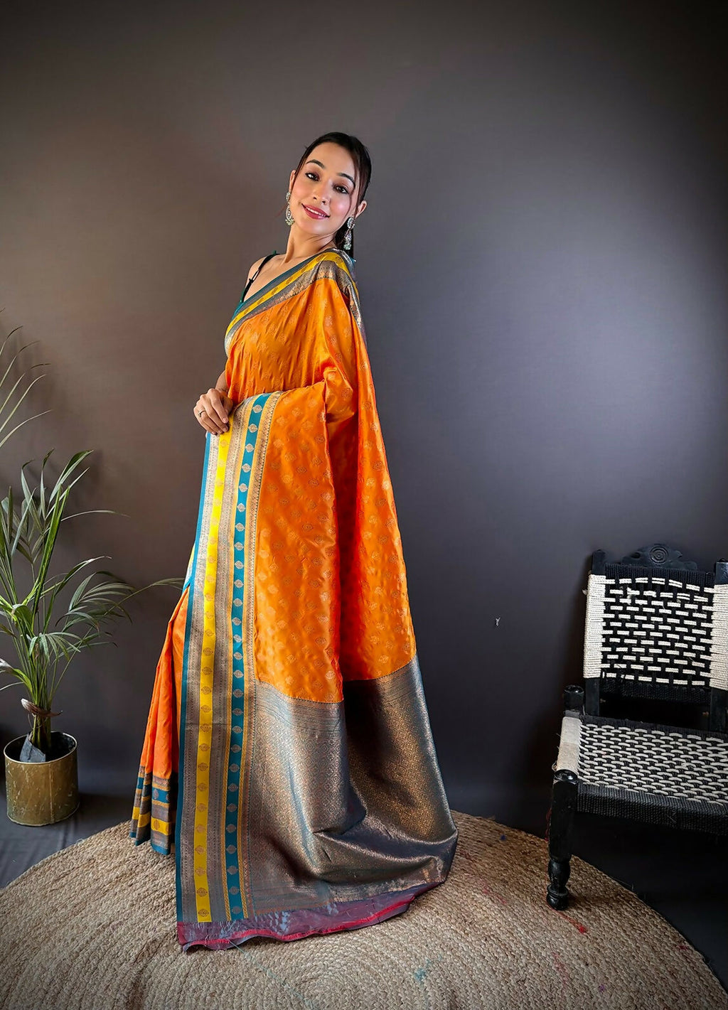 Green Butti Banarasi Soft Silk Saree with Unstitched Blouse