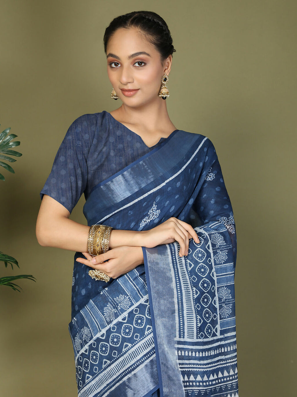 Blue Cotton Saree with Matching Blouse Piece