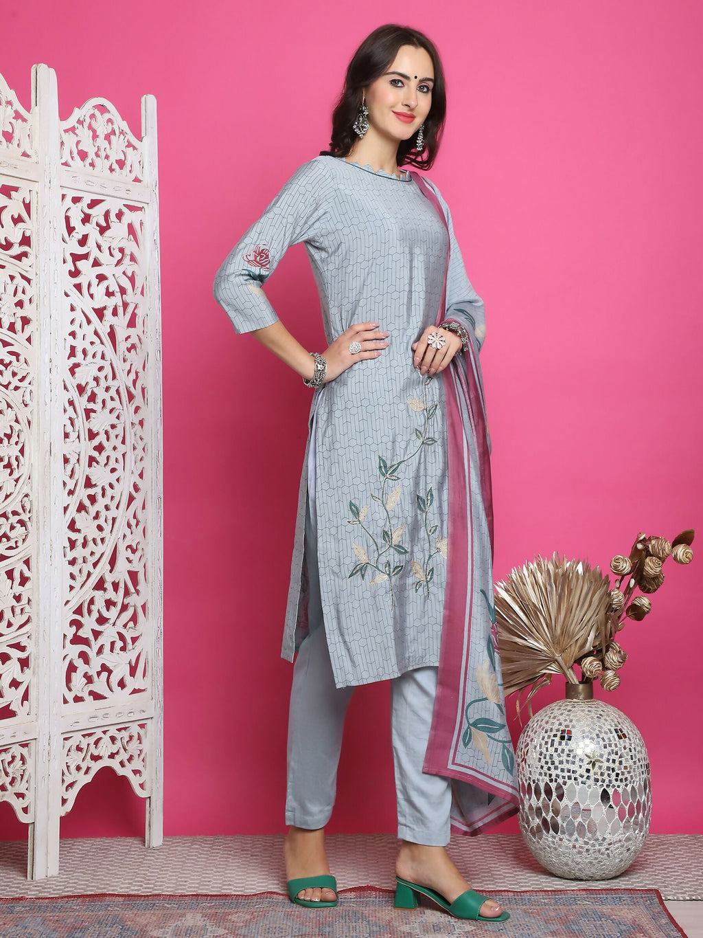 Grey Muslin Floral Print Kurta Set with Jari and Crystal Work
