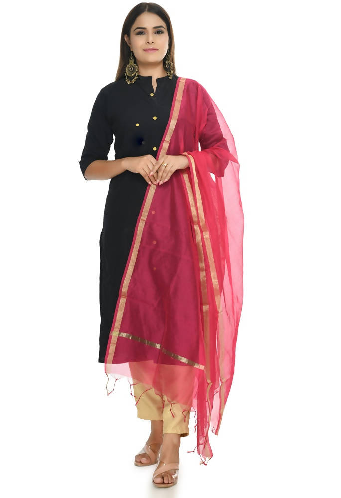 Magenta Chanderi dupatta with Banarsi piping detail.