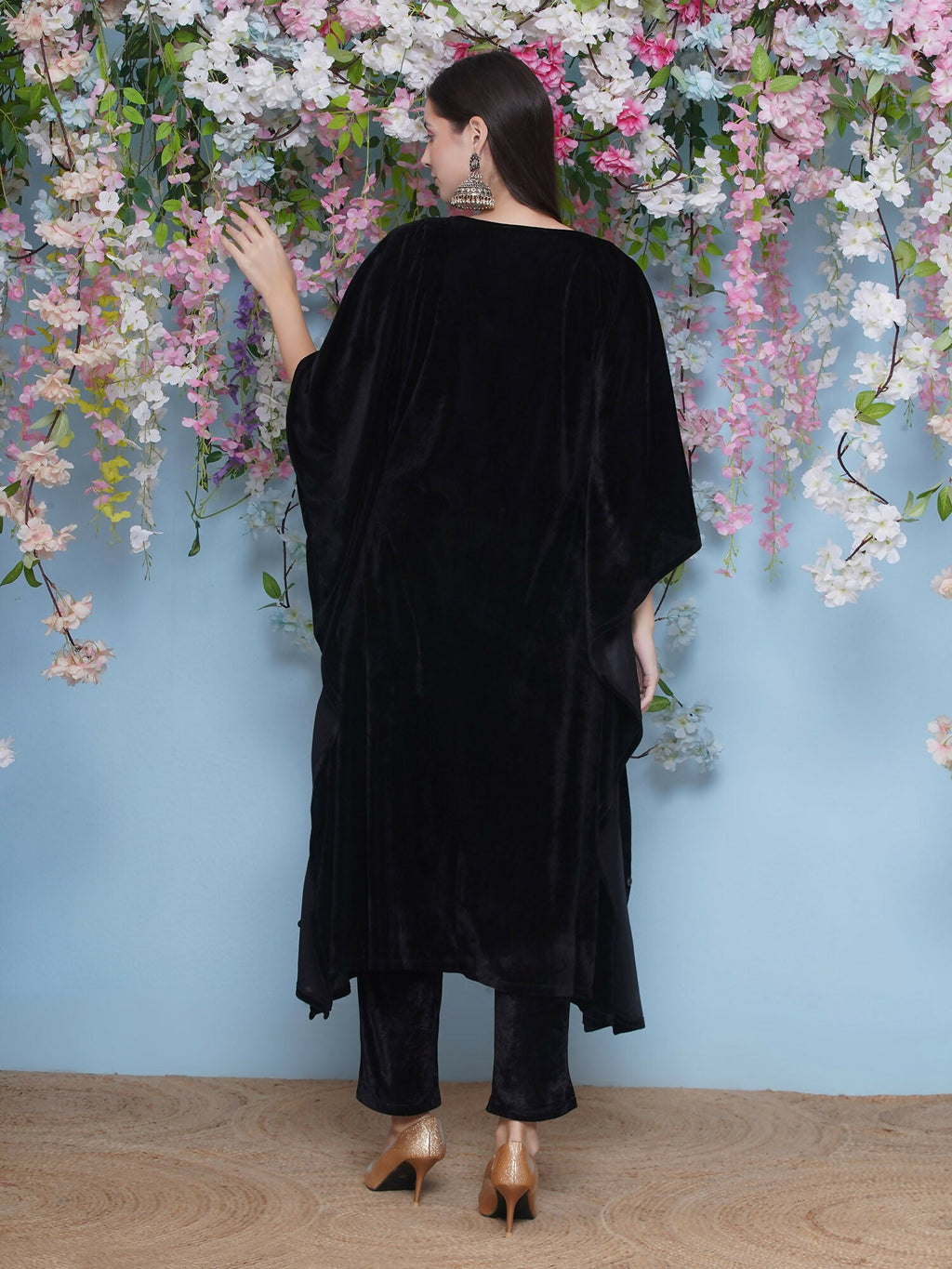 Black Hand Embellished Velvet Kaftan Set with Inner and Pant