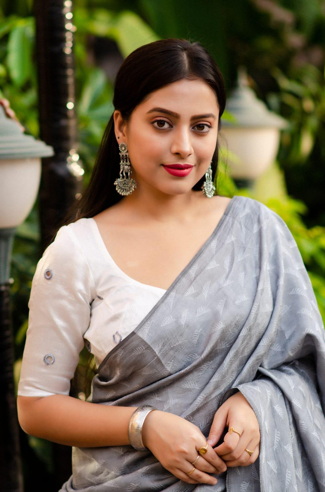 Grey Poly Georgette Woven Leaf Saree with Mirror Work Blouse