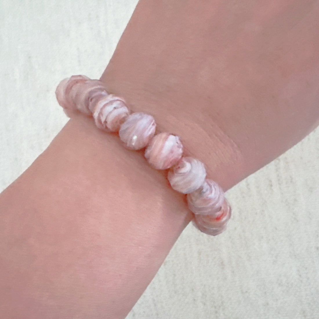Zion Canyon Glass Bead Stretch Bracelet in Natural Marbled Tones - Image 3