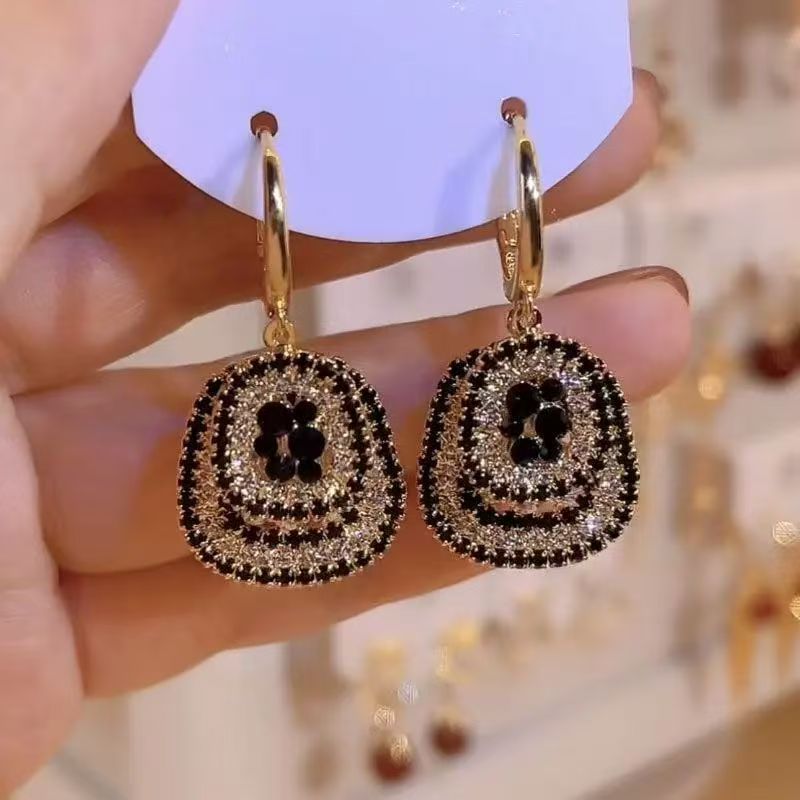 French Hepburn Style Geometric Rhinestone Ear Cuffs Light Luxury