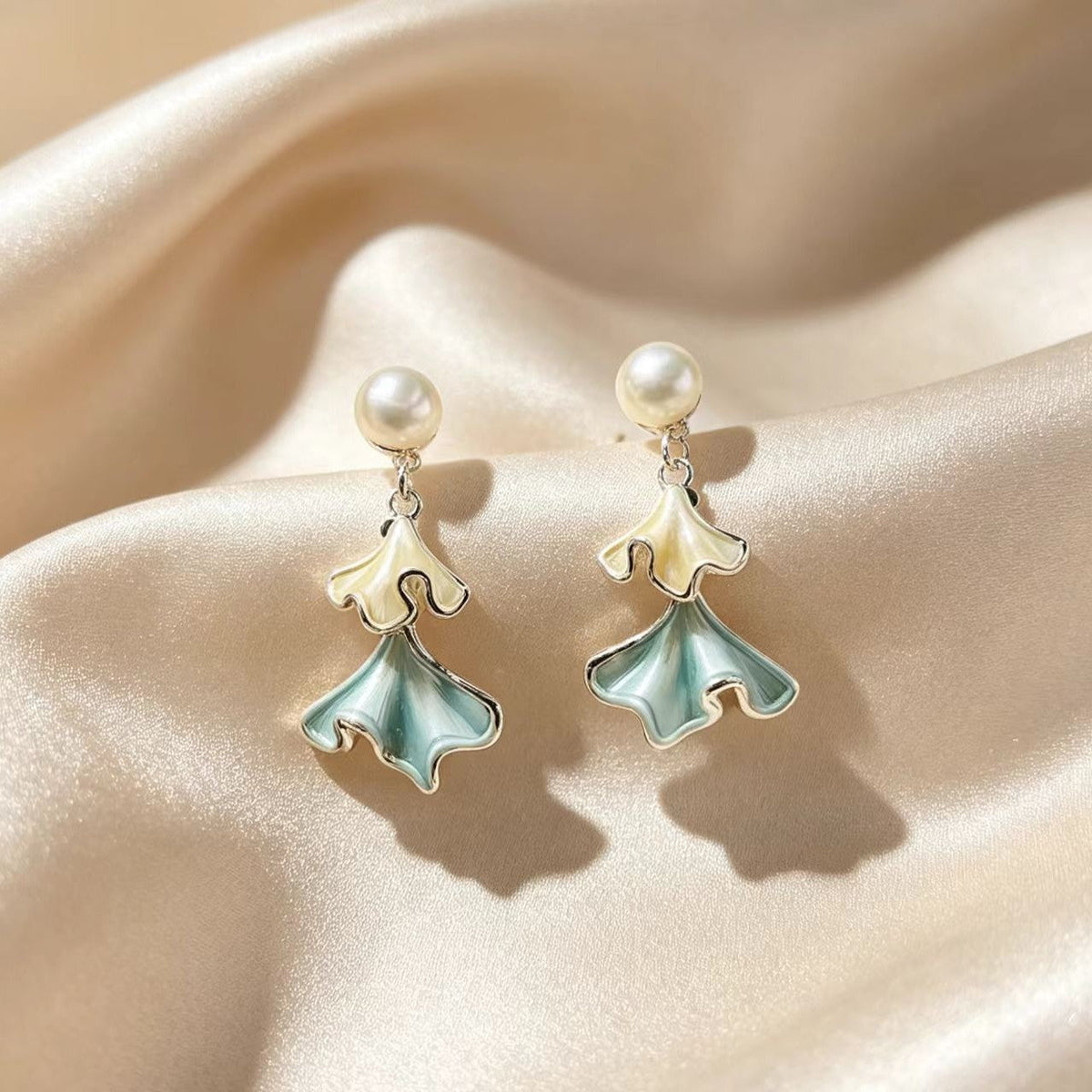 Ginkgo Fritillary And Natural Pearl Elegant High-End Silver Stud Earrings