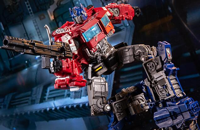 Transforming Commander Toy - V-Class SS38 Optimus Prime