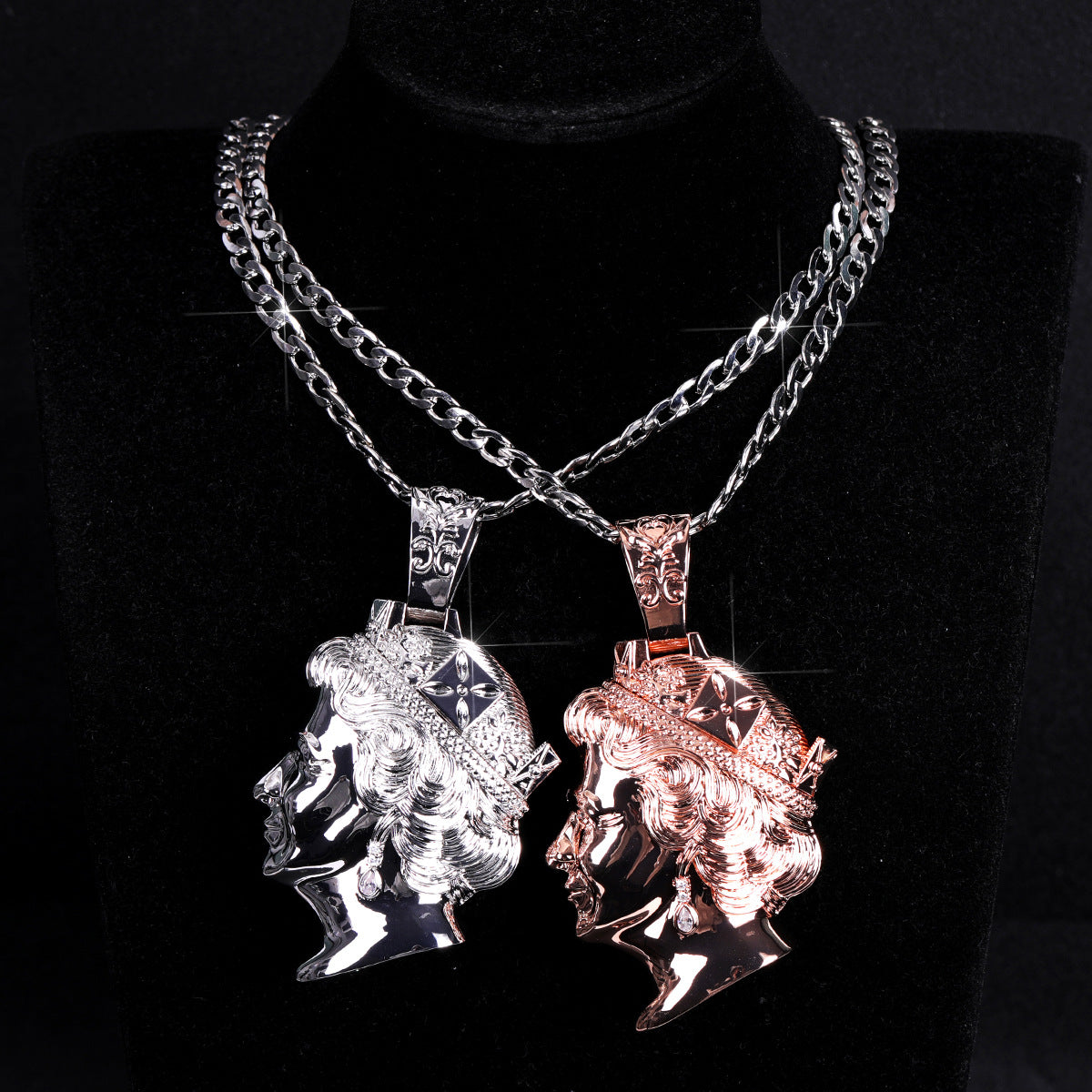 Hip-Hop Double-Sided Three-Dimensional Queen Necklace