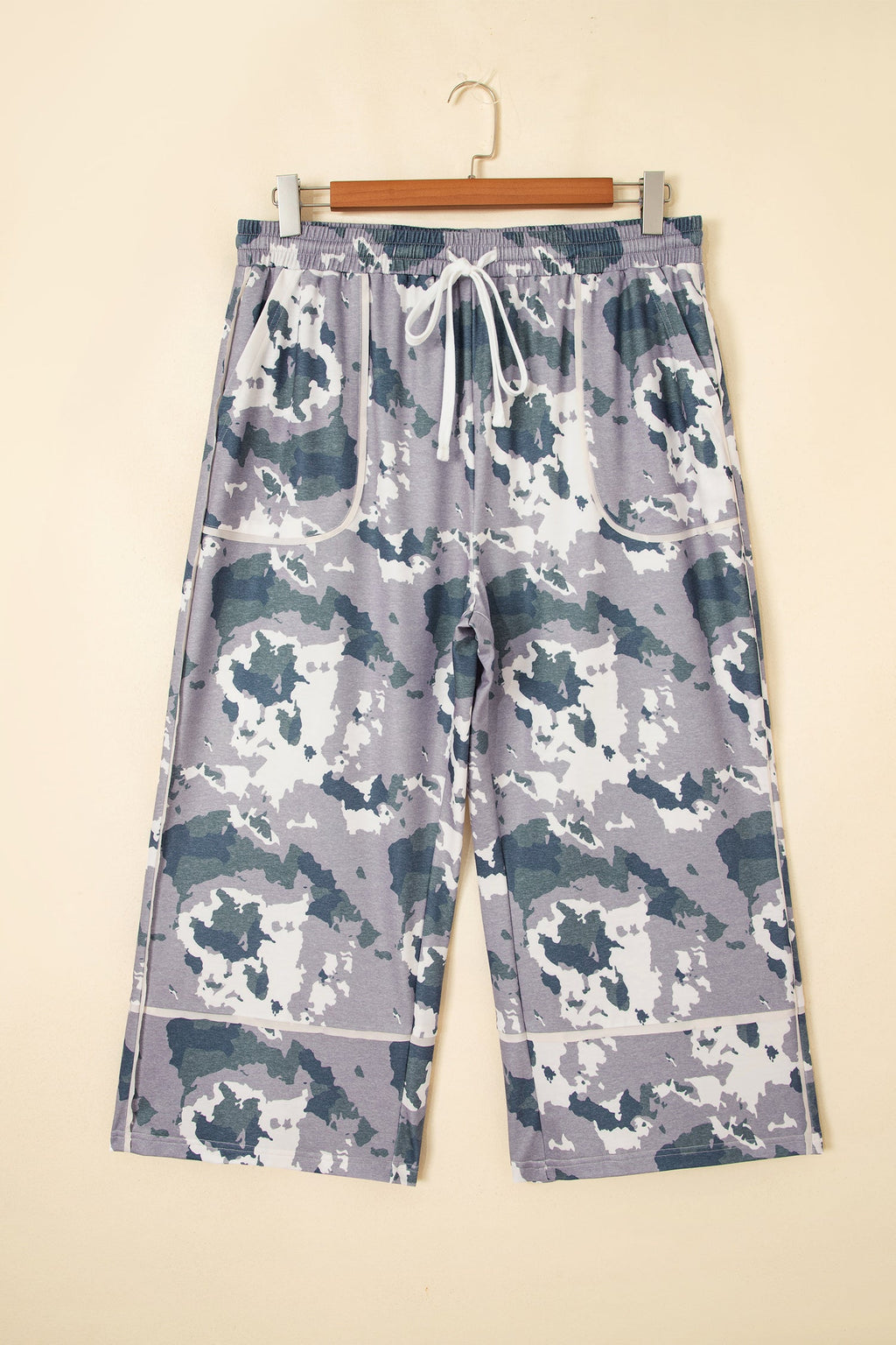 Plus Size Camo Drawstring Waist Patch Pocket Pants